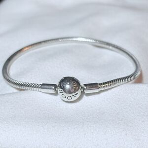 Authentic PANDORA Smooth Silver Clasp LOGO Snake Chain BRACELET 590728